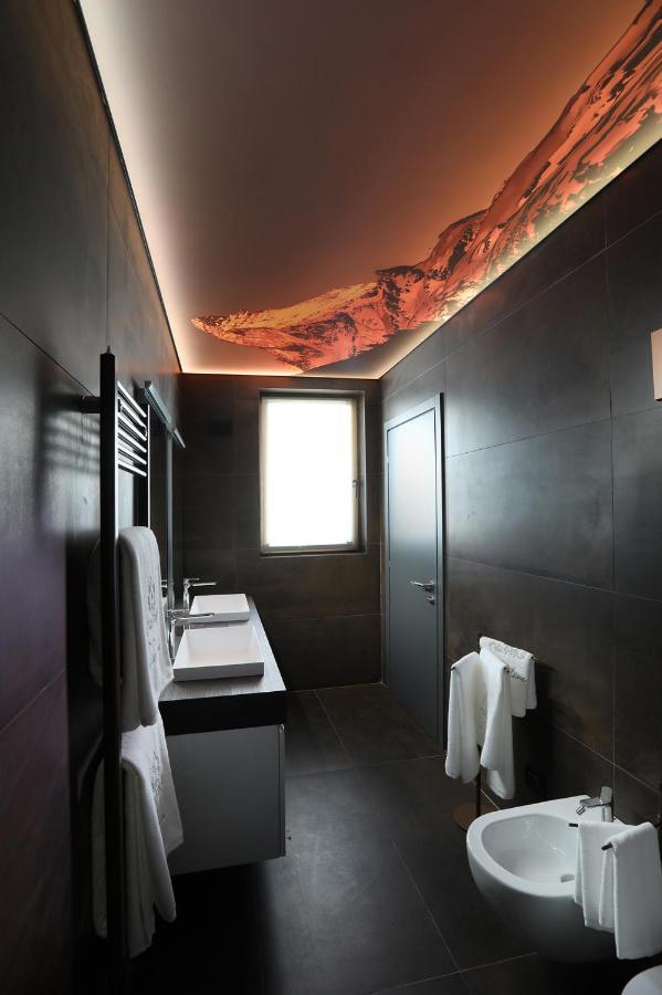 브루일서비니아 Chalet Blanc Cervinia B&B 외부 사진
